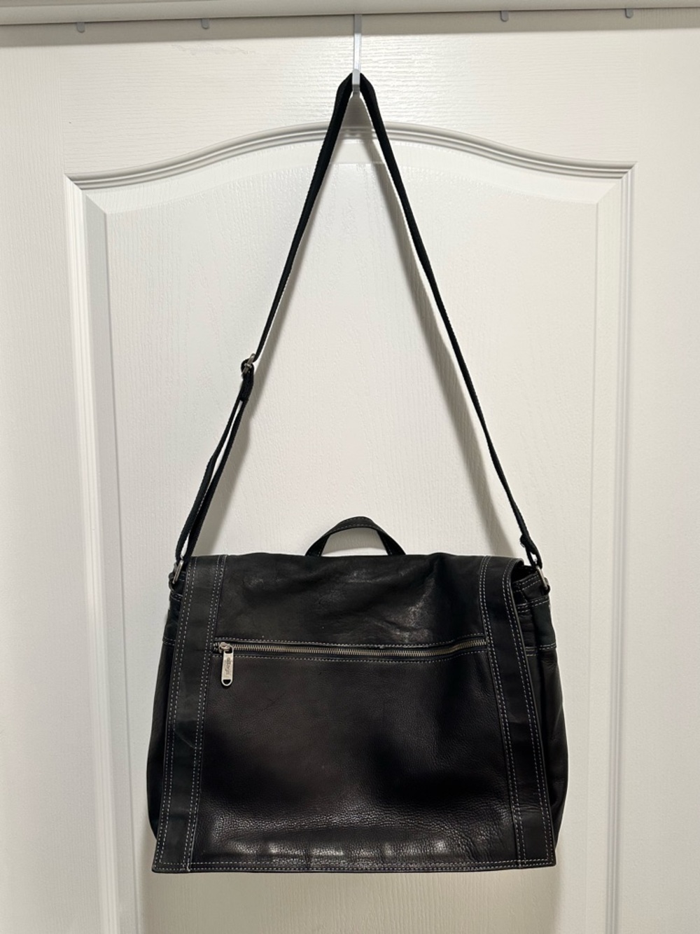 EBAGS Black Leather Laptop Messenger Bag with Adjustable Strap